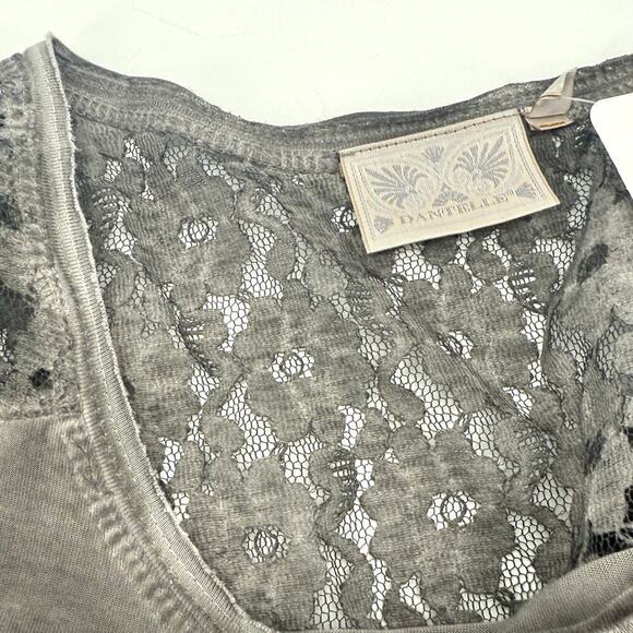 Dantelle NWT Distressed Faded Gray Tunic T-Shirt with Lace Back Women’s Small - Picture 9 of 10